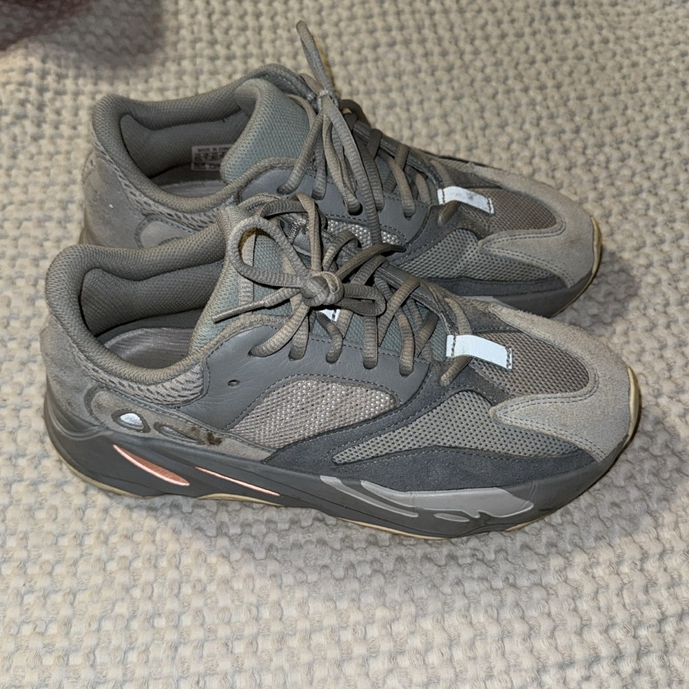Yeezy Boost 700- Inertia